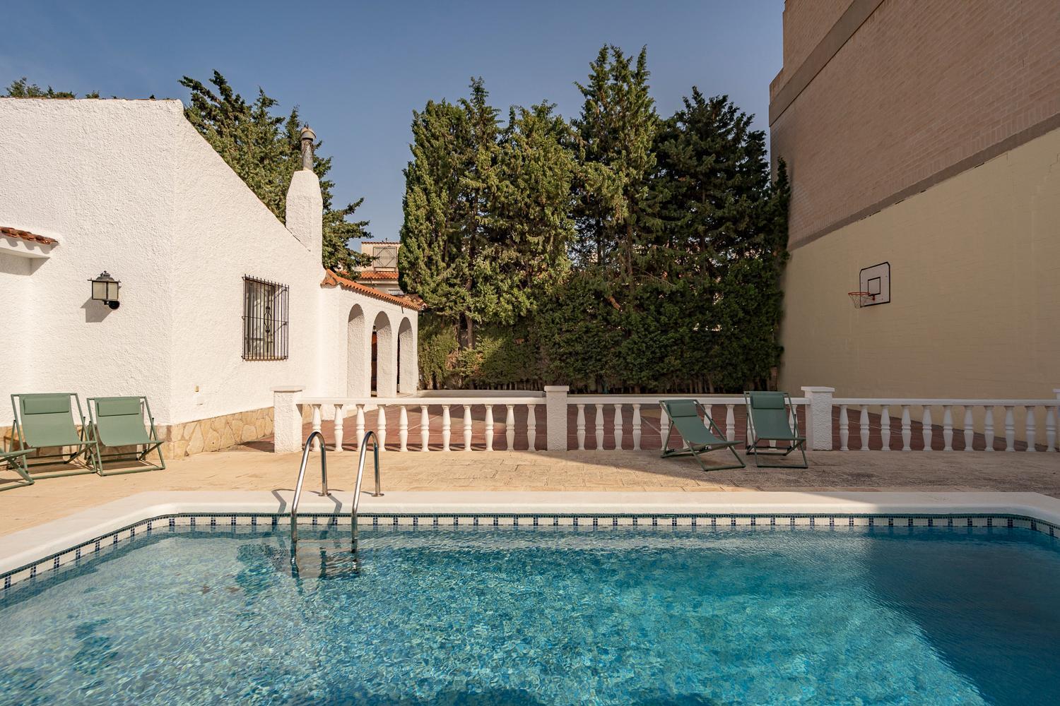 Alkatur Relax Y Confort Jardin Y Piscina *